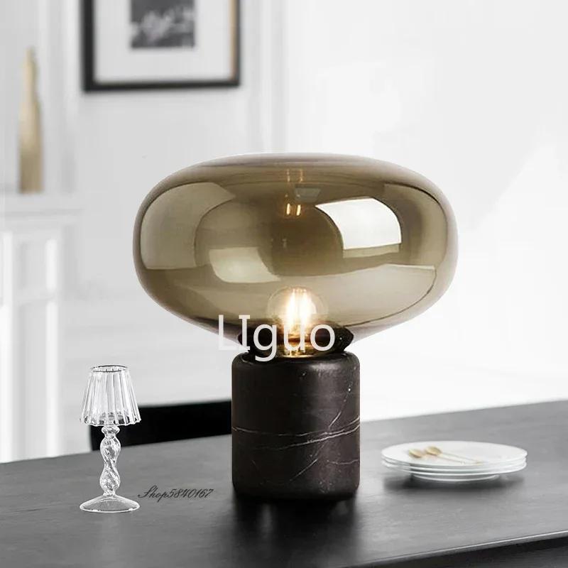 ����Ʈ��� �븮�� ���� ���̺� ����, ħ�� �� ���� ���, ���Ÿ� ���� ���̺� ����, �Ž� ���� E27 å�� ����